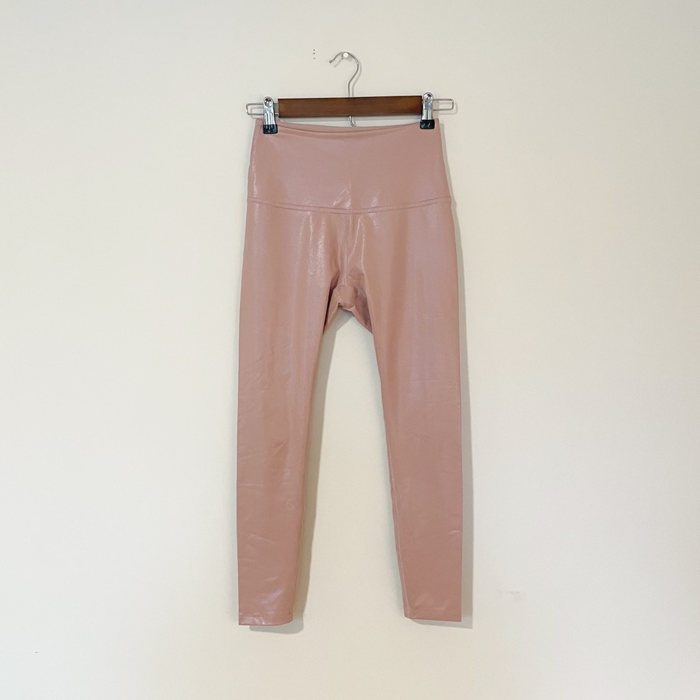 Beyond Yoga Pink Iridescent Shiny 7/8 Leggings